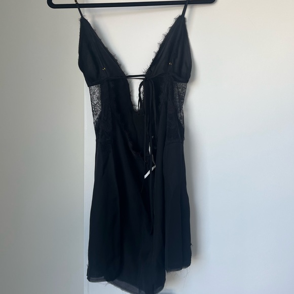 NWT ARE YOU AM I Zylle Dress Black - Picture 13 of 14